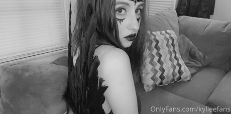 KylieeOW hot actress archive