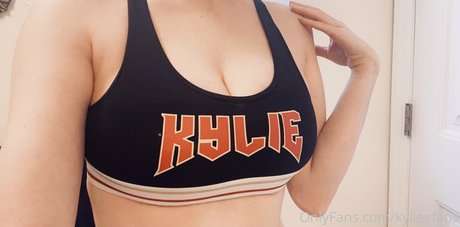 KylieeOW sexy star images
