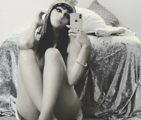 AvyannaLouve model nudes image