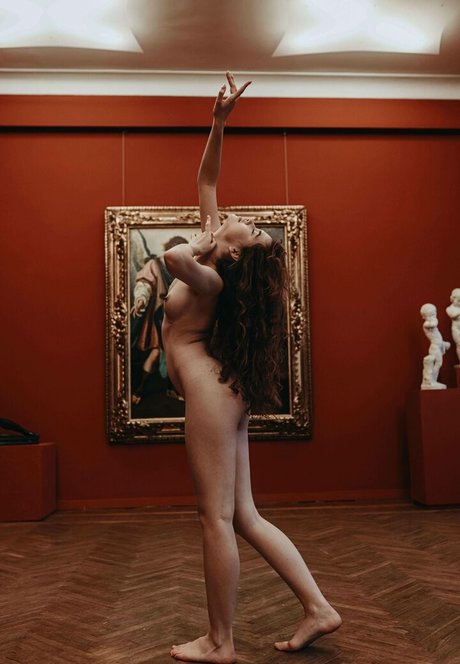 Petitesofi star sex photo