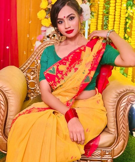 zamilah n beautiful model image