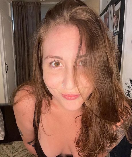 sammythesubmissive nude actress image