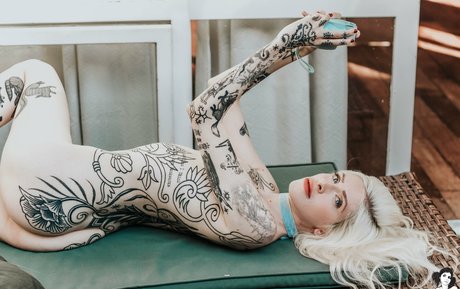 serenna hot model image