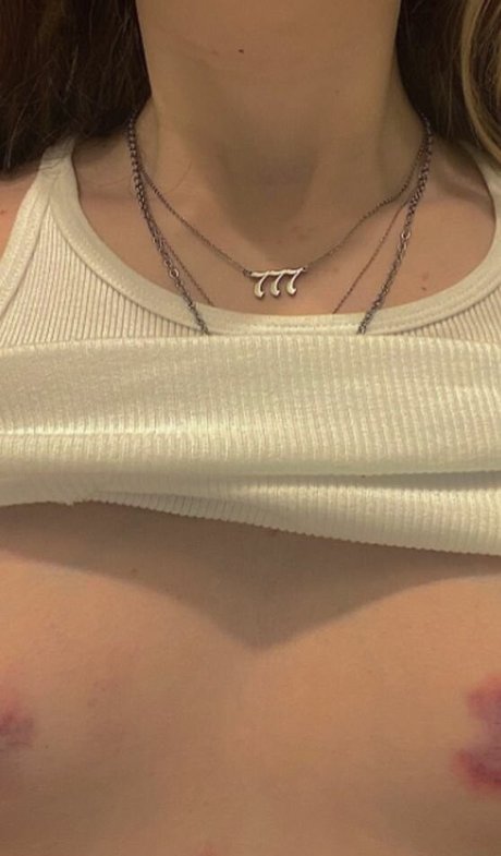 Livbae model top img