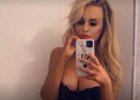 Nicole Farrell Edinburgh model erotic img