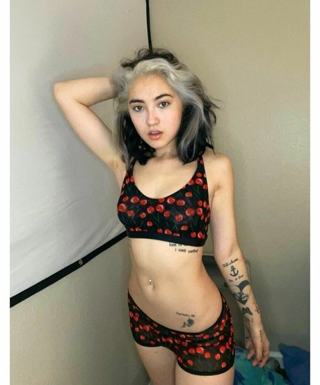 Jackieemuah model pictures