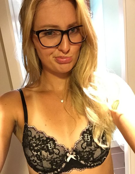 Kristina Mladenovic pretty star image