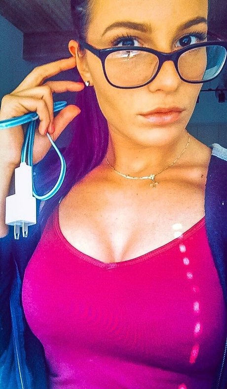 Shayna Foappiano hot model img