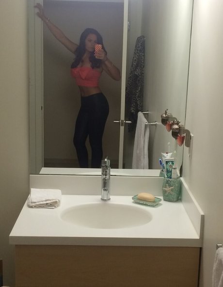 Shayna Foappiano model porn image