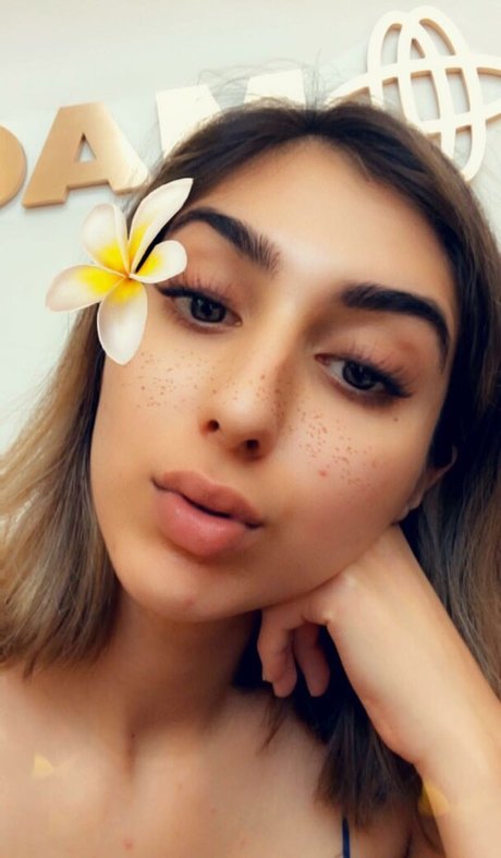 Jasdeep Johal star nudes photos