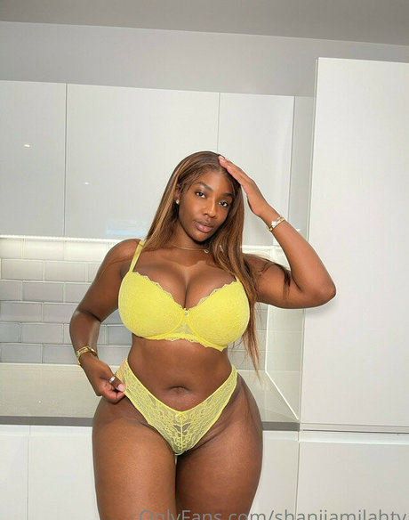 Shani Jamilah hot actress photos