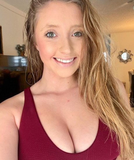 Hannah Louise model sex image