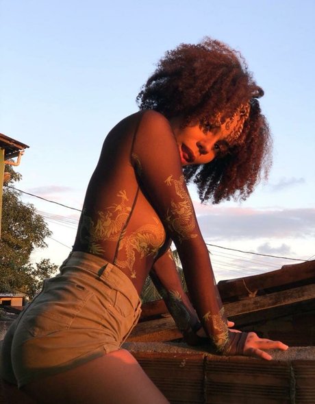 Myyyystical model free photo