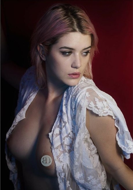 Mckenzie Eckels pretty actress pic