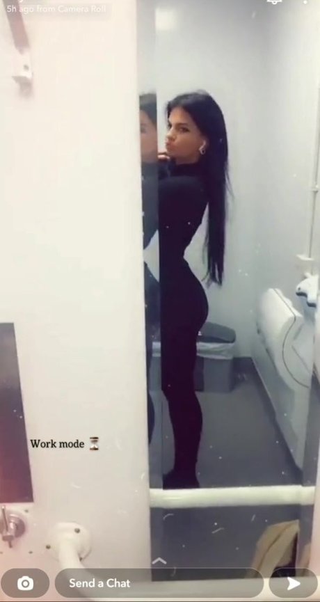 aquariusaquarius hd actress photo