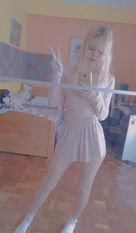 Mariikawa naked star photo