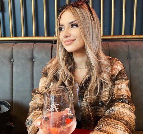 LetsNastja nude pornstar img