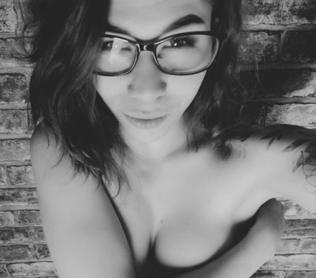 Rock it Kelly art model galleries