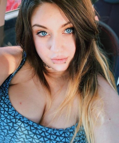 eileenexy art pornstar image