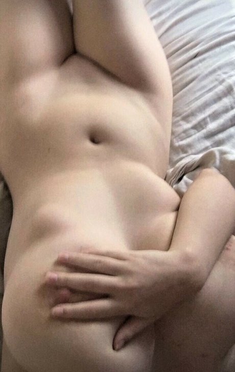 Aliendaddyo nude actress photos