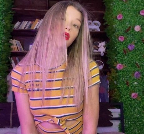 Amy__haris pornographic model pics