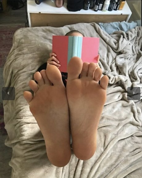 Mamakat model nude pics