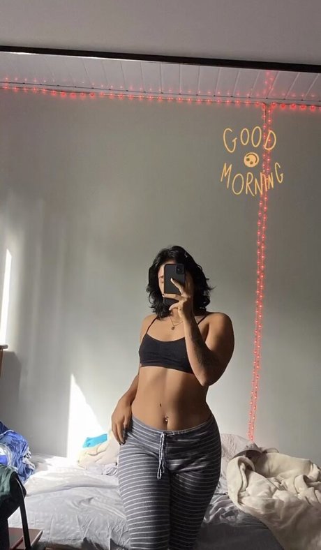 Victoria Escala star nude image