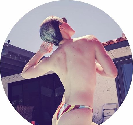 Hannah Hart star nudes pictures