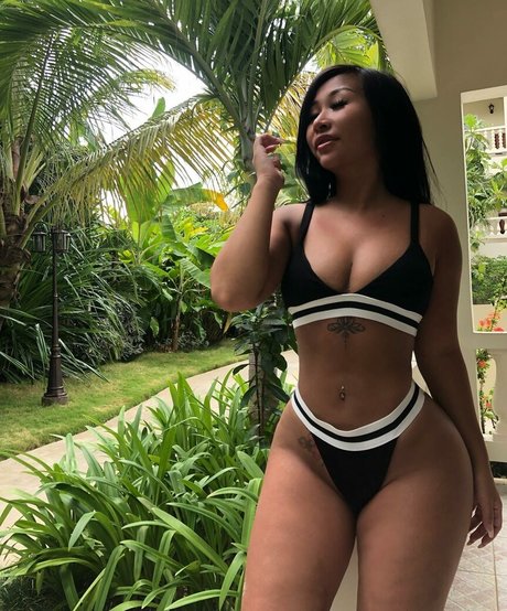 Nhi Tran beautiful star pics