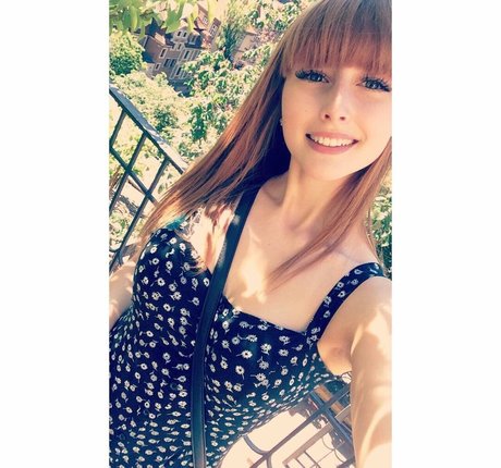 elie dr naked actress pic