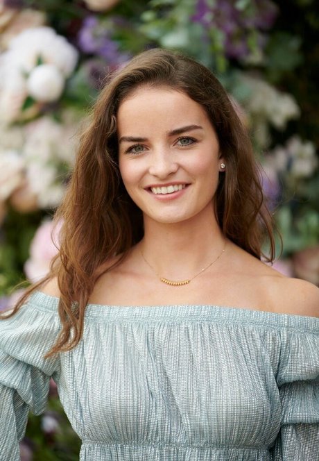 Catie Munnings nude pornstar photos