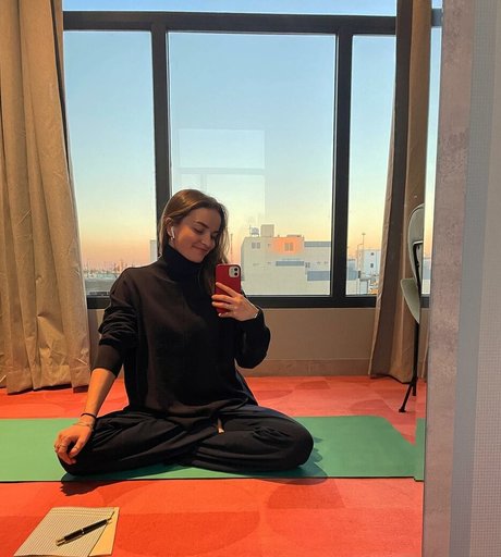 Catie Munnings free actress picture