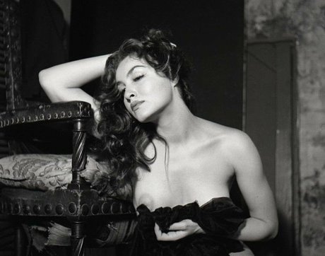 Juliemar model naked pictures