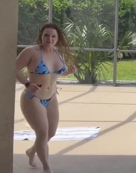 Brie Haze model nude pic