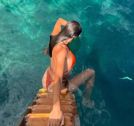 Alice Llenas star pretty image