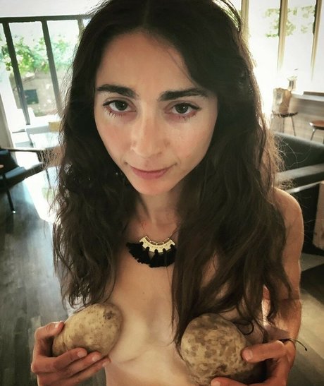 Alexi Pappas star erotic photo
