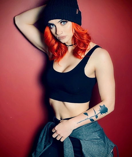 Gigi Dolin perfect model pics