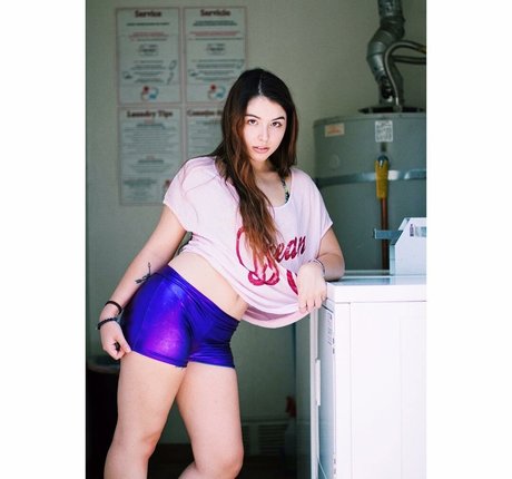 Autumn Farrell adult model pics