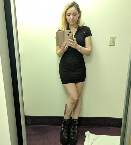 Autumn Farrell Profile pic