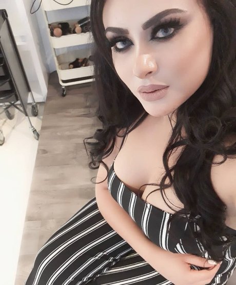 Narjes Beji model nude img