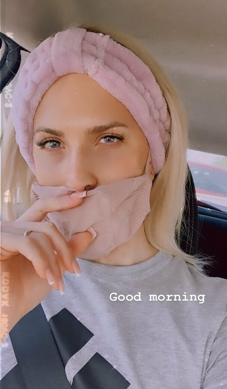 Vanessa9in art actress img