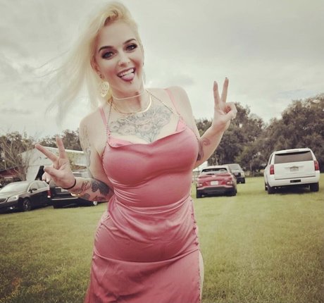 Gothicsushii naked star pics