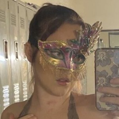 Lyric Kissman adult model pictures