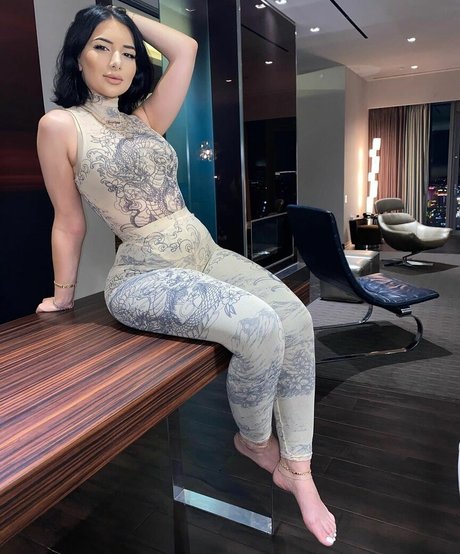 FeetByJo model nudes gallery