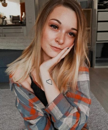 rainbowf0x actress image