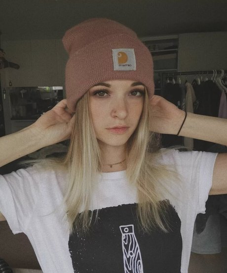 rainbowf0x star nudes archive