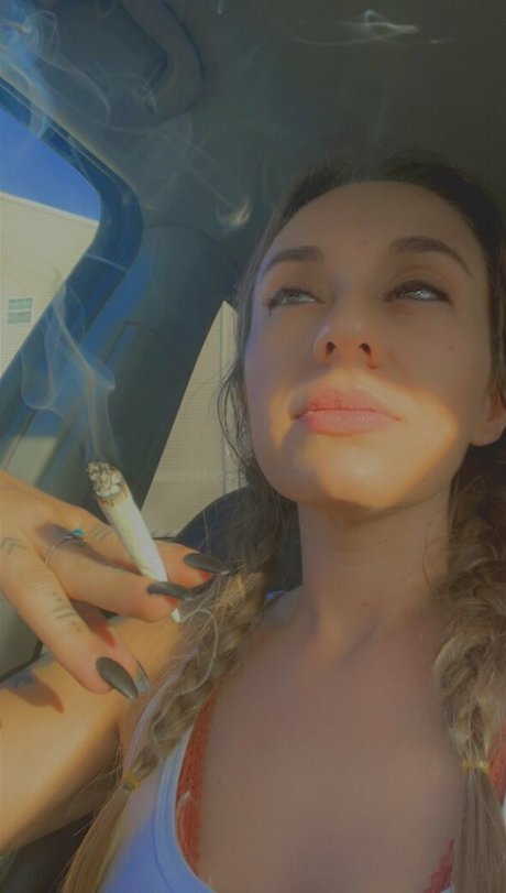 Nikkitightlines model nice picture