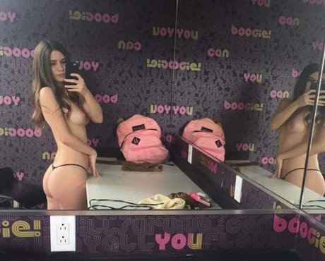 Andrea Rae star naked picture