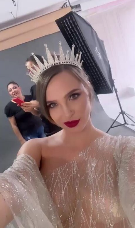 Elizabeth Loaiza model erotic pictures