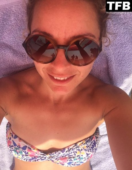 hairy asian onlyfans pornographic picture